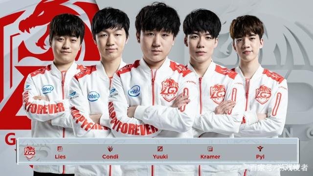 亚马尔在社媒晒出自己整蛊梦乡中的孔德的视频，后者毫无反应