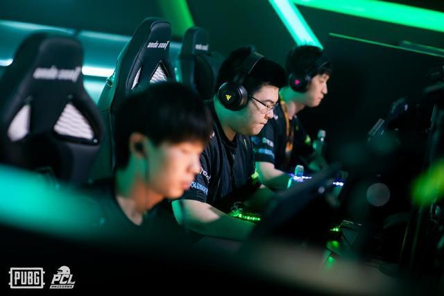 以及与球员 以及与球员